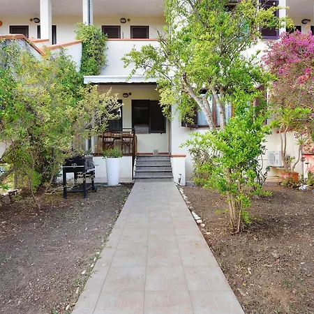 Casa Vittoria A Due Passi Dal Mare アパート