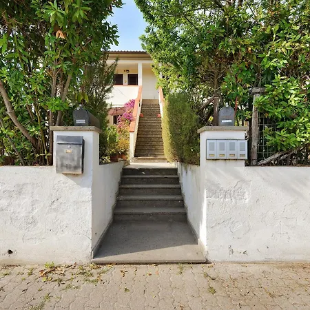 Casa Vittoria A Due Passi Dal Mare アパート
